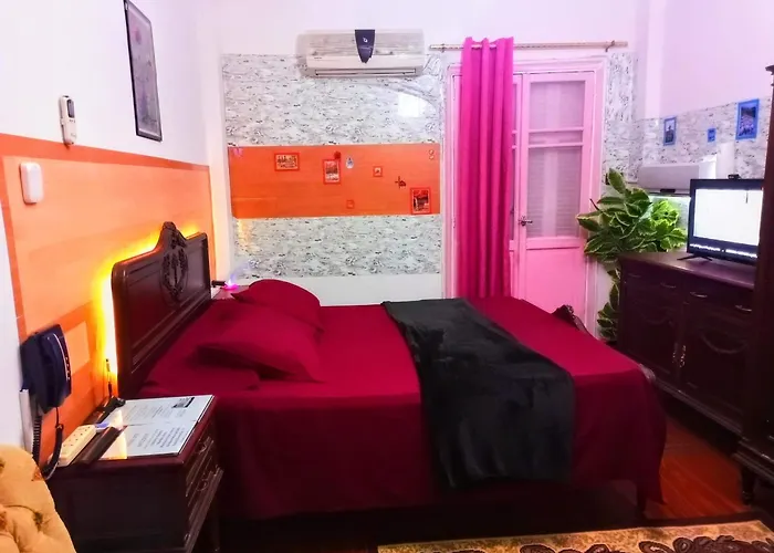 Fayrouzat Almndra Near The Sea With Garden View
